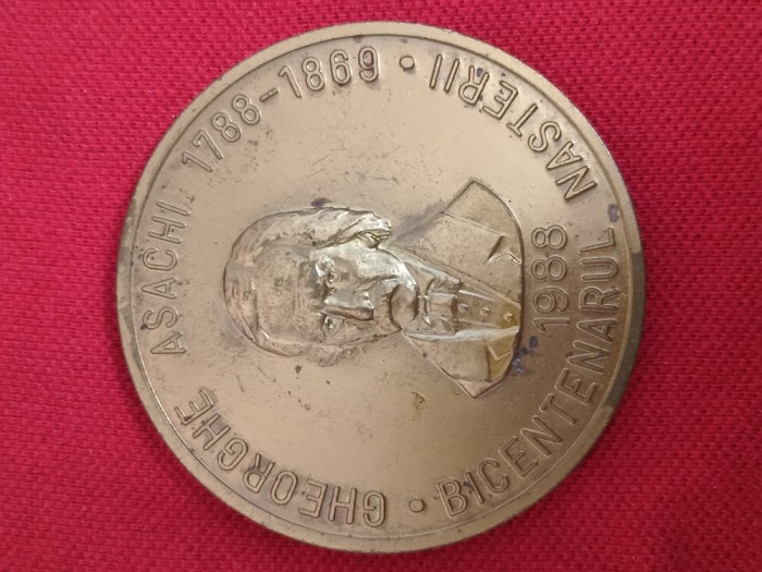MEDALIE BRONZ GHEORGHE ASACHI , Bicentenarul nasterii 1788-1988 .SECTIA NUMISMATICA BARLAD .Diametru 60 mm
