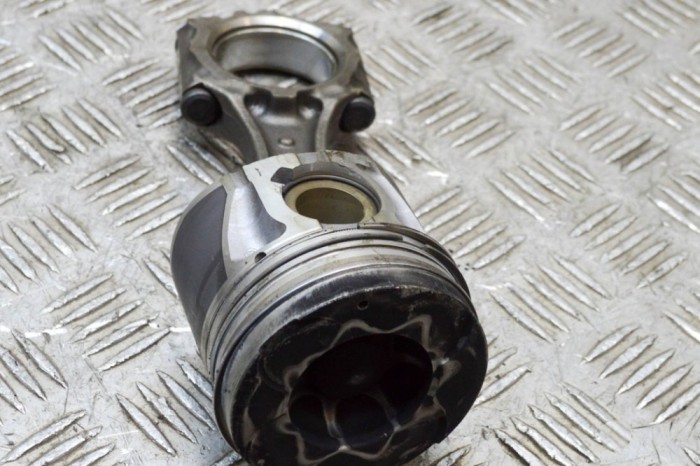 Piston OPEL ASTRA J 2016 OEM: 97376220,55581966 18323982