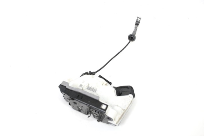 &Icirc;ncuietoare ușă st&acirc;nga spate VW GOLF VII 5G1, BQ1, BE1, BE2 2014 OEM: 5K4839015R 11402935