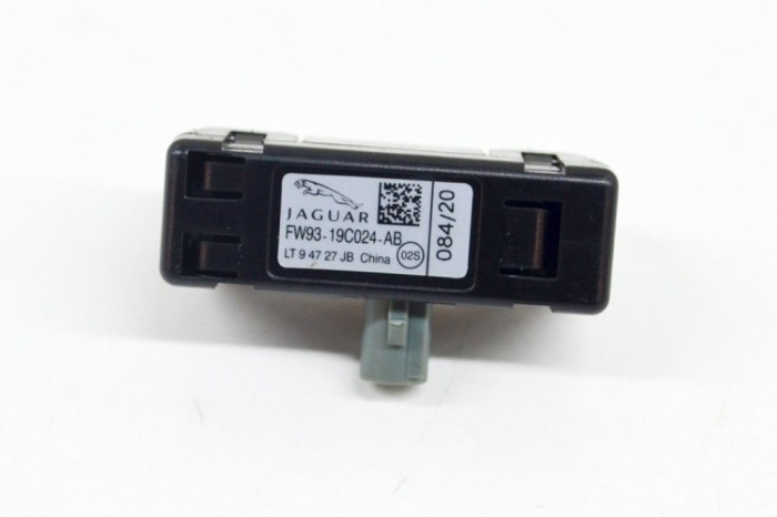Amplificator de antena JAGUAR F-PACE X761 2020 OEM: FW93-19C024-AB 14038632