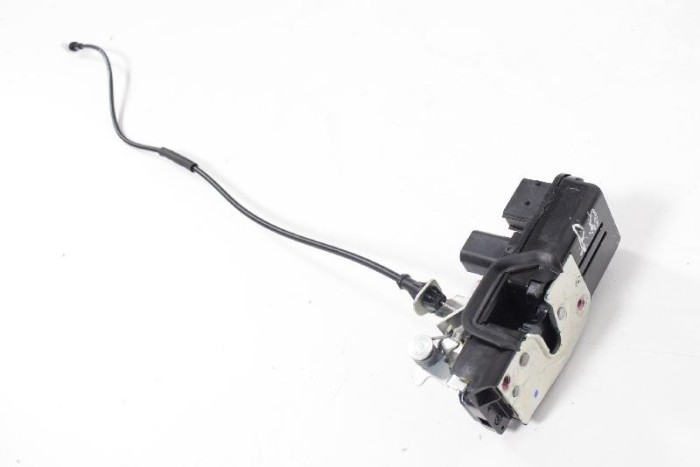 &Icirc;ncuietoare ușă dreapta față TESLA MODEL S 2016 OEM: 6008912-00 3096221
