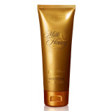 Cumpara ieftin Exfoliant pentru m&acirc;ini cu efect de catifelare Milk &amp; Honey Gold (Oriflame)