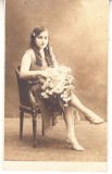Fotografie Veche 1929, Domnișoara cu Flori, 9x12cm, Colectie, Vintage, M1 F10