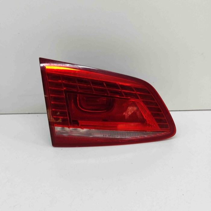 Lampa haion st&acirc;nga VW PASSAT Variant B7 365 2012 OEM: 3AF945307C