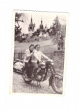Mica foto femei pe motocicleta la Sinaia, 1960, Alb-Negru, Romania de la 1950, Portrete