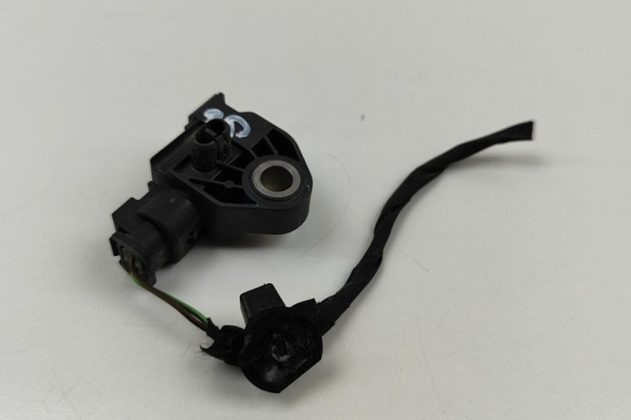 Senzor de impact dreapta față BMW iX I20 2022 OEM: 5A2D769 30704680