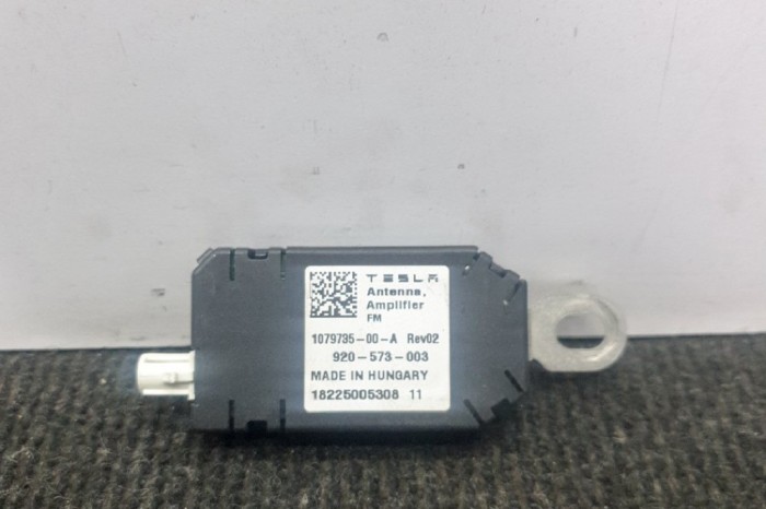 Amplificator de antena TESLA MODEL 3 2018 OEM: 920-573-003,1079735-00-A 11372257