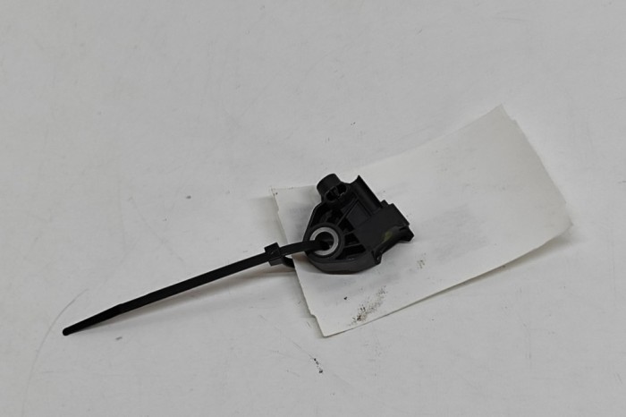 Senzor de impact st&acirc;nga față PORSCHE Taycan 2022 OEM: 4N0959651E | 31861475