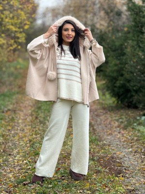 Jacheta dama bej cu blana la gluga foto