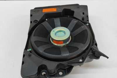 Subwoofer podea st&amp;acirc;nga BMW 3 F30, F80 2015 OEM: 9210151 | 31721936 foto
