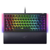 Tastatura mecanica gaming BlackWidow V4 75%, taste ABS, layout Intls. US (ISO), iluminare RGB, 6 butoane customizabile, suport pentru incheietura magn