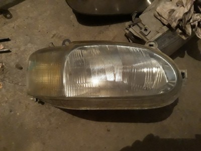 Far dreapta Ford Escort 1995 foto