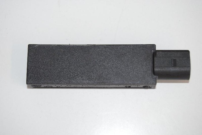 Amplificator de antena VW CC 358 2014 OEM: 1K0909133 2046637