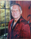 Autograf Hugh Marston Hefner, fondator si director de creatie Playboy pe fotografie mare