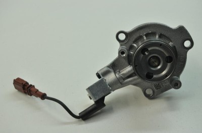 Pompa de apa AUDI A3 Cabrio 8V7, 8VE 2015 OEM: 04L121011 2611645 foto