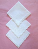 Set de 3 batiste Vintage din bumbac cu margine dantelata