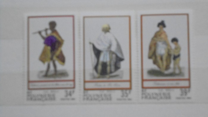 POLINEZIA FRANCEZA - PICTURI DE TAHITIENI IN COSTUME DE SARBATOARE - MI 6 EURO