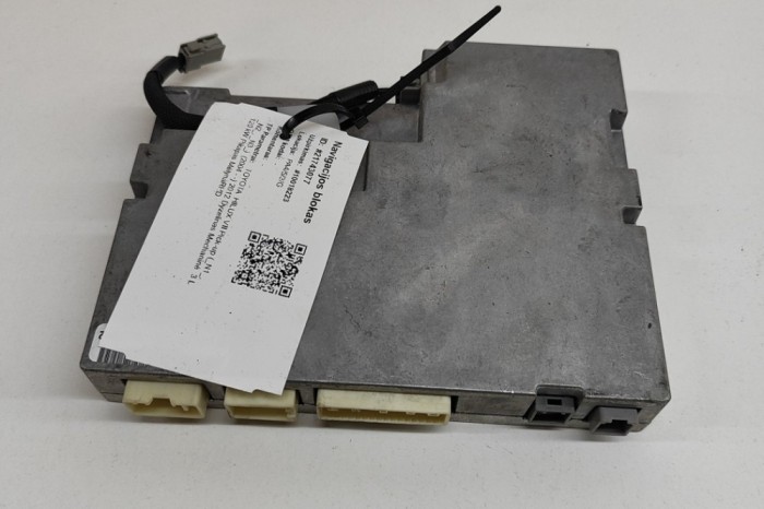 Unitate de control navigație TOYOTA HILUX VII Pick-up _N1_, _N2_, _N3_ 2012 OEM: BE7721 21743077