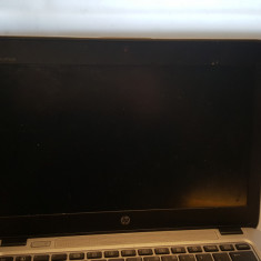 carcasa laptop HP 820 G4 , ceva semne pe capac display , stare buna per total