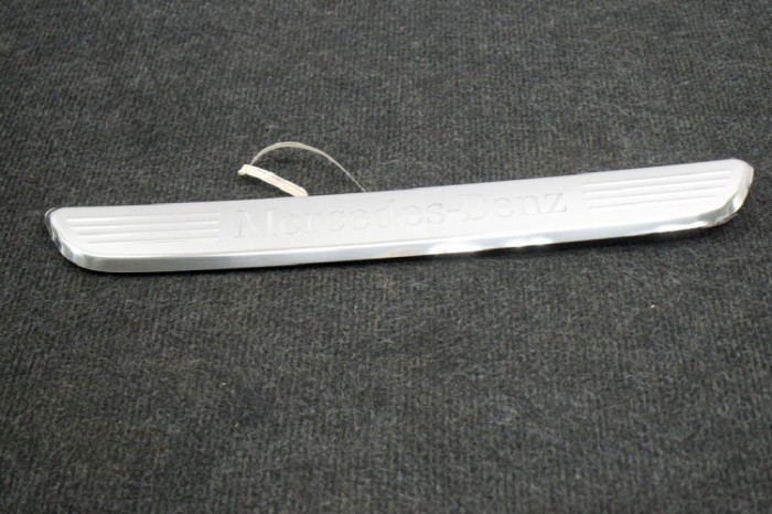 Ornament prag st&acirc;nga față MERCEDES-BENZ GLC X253, C253 2016 OEM: 7771-0334,A2056802135,A2056800535 11328811