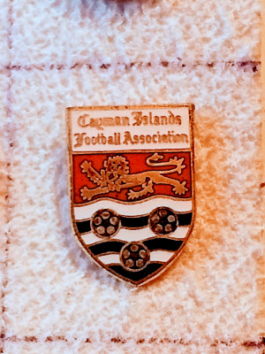 Insigna fotbal - Federatia de Fotbal din INSULELE CAYMAN foto