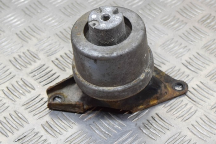 Suport motor dreapta VW TRANSPORTER V T5 Furgon 2013 OEM: 7E0199256J | 11567552