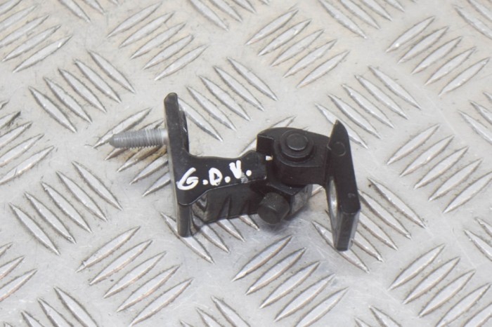 Balama ușă dreapta spate AUDI Q3 F3 2019 OEM: 8X4833408A,8V0833404E 13241192