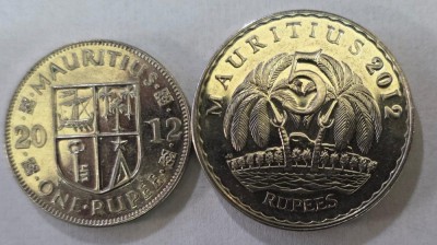 MAURITIUS Set / Lot 3 , 2 Monede : 1 Rupee 2012 + 5 Rupees 2012 , magnetic , otel placat cu nichel foto