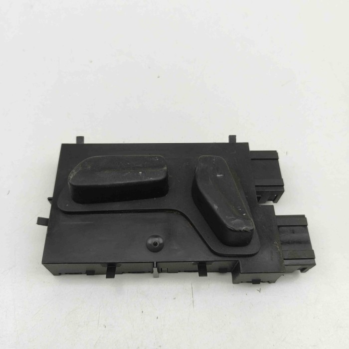 Buton de control scaun dreapta CITRO&Euml;N C5 AIRCROSS 2023 OEM: 96666715XT | 32548971