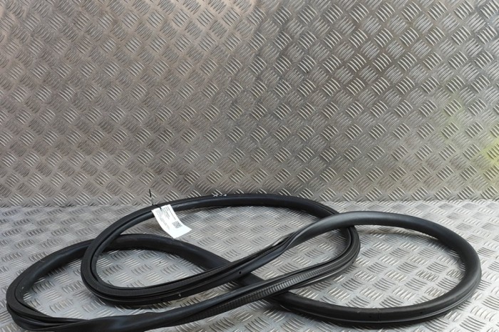 Garnitura ușă st&acirc;nga față CITRO&Euml;N JUMPY III Van 2024 OEM: 9806514880 | 31882678