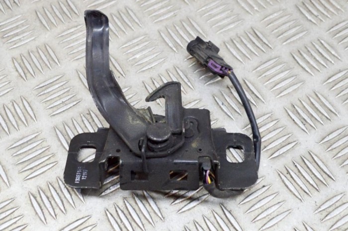 &Icirc;ncuietoare capota OPEL ASTRA J 2010 OEM: 13367148 17807212