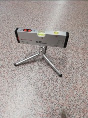Nivela laser cu trepied foto