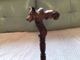 Elegant baston m&acirc;nar lup sculptat integral manual