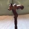 Elegant baston m&acirc;nar lup sculptat integral manual
