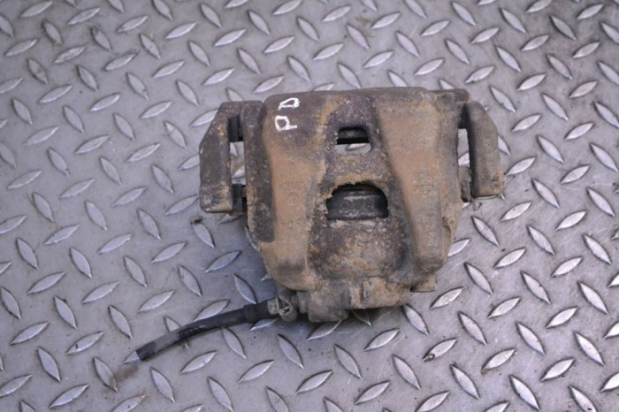 Etrier de fr&acirc;nă dreapta față AUDI A5 8T3 2008 12124057
