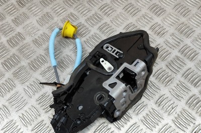 &amp;Icirc;ncuietoare ușă dreapta spate BMW F40 2022 OEM: 7445054 21744348 foto