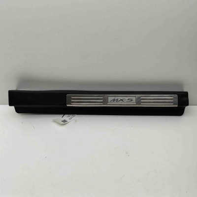 Ornament prag interior dreapta față MAZDA MX-5 III NC 2005 OEM: NE5168710,NE8568710 foto