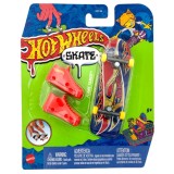 Set mini placa skateboard cu pantofi, Hot Wheels, Flame Tamer, HNG20
