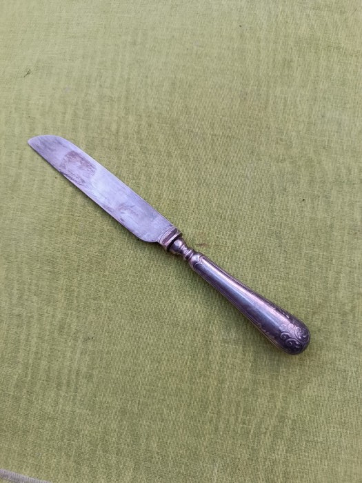 Cutit suedez de bucatarie, maner argintat, marcat