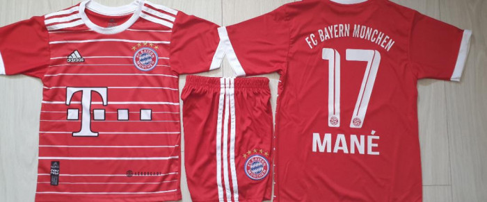 ECHIPAMENT COMPLET FOTBAL COPII 4/6 ANI,MANE-BAYER MUNCHEN,MODEL NOU