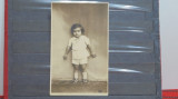 FOTOGRAFIE COPIL - STAMPILA PE VERSO, FOTO ROYAL BUCURESTI, POST CARD, SCRISA, Alb-Negru, Romania 1900 - 1950, Portrete