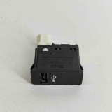 USB BMW X1 F48 (2015-2022) OEM 6820397 Original Dezmembrari