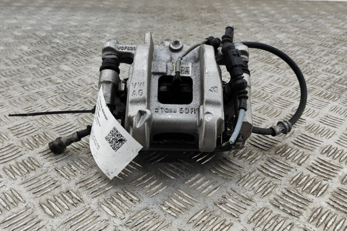 Etrier de fr&acirc;nă dreapta față AUDI Q4 SUV F4B 2023 OEM: Off-road | 28398641