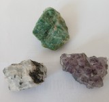 Lot trei cristale brute - aventurin, cluster ametist si piatra lunii turmalinata - pietre naturale, toate in forma bruta