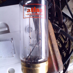 Bec Lampa petru proiector vechi Atlas 230V 300 W 4 picioruse