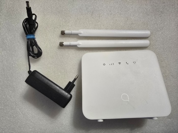Router Modem Alcatel LINK HUB 4G LTE CAT4 HH42CV, antene detasabile - poze reale