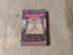 KURT VONNEGUT - ABATORUL CINCI