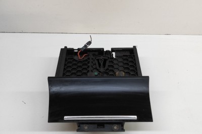 Scrumiera SKODA SUPERB III 3V3 2016 OEM: 3V1863077,3V1863077A,3V2863077,3V2863077A 29502329 foto