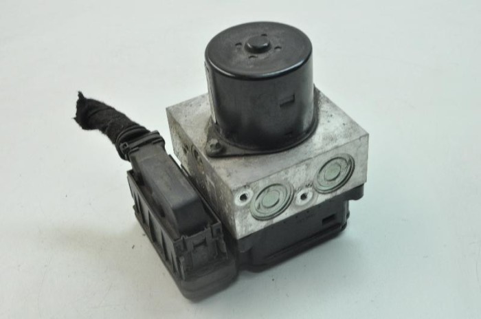 Pompa ABS OPEL INSIGNIA A G09 2010 OEM: 13328651 2756144