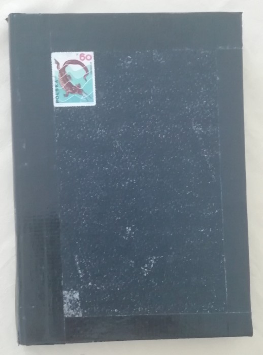 A14 3 - Clasor foarte vechi - mixt - contine 329 timbre straine si 318 romanesti